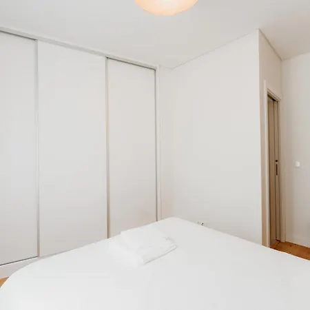 Mary Orange - No 236 1e - Sophisticated Two-bedroom Getaway リスボン