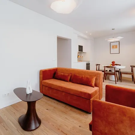 Mary Orange - No 236 1e - Sophisticated Two-bedroom Getaway