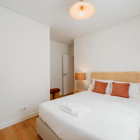 Apartment Mary Orange - No 236 1e - Sophisticated Two-bedroom Getaway