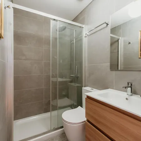 Apartment Mary Orange - No 236 1e - Sophisticated Two-bedroom Getaway