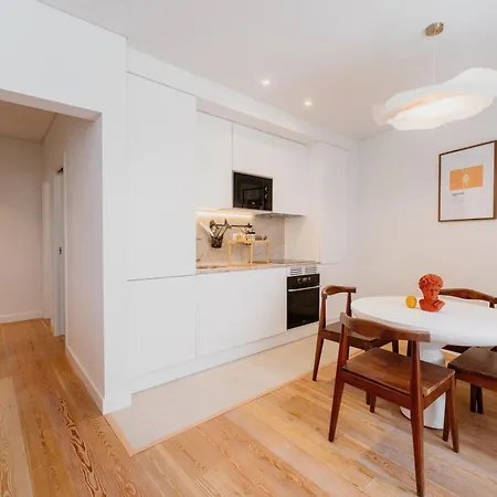 Mary Orange - No 236 1e - Sophisticated Two-bedroom Getaway * Lisbon